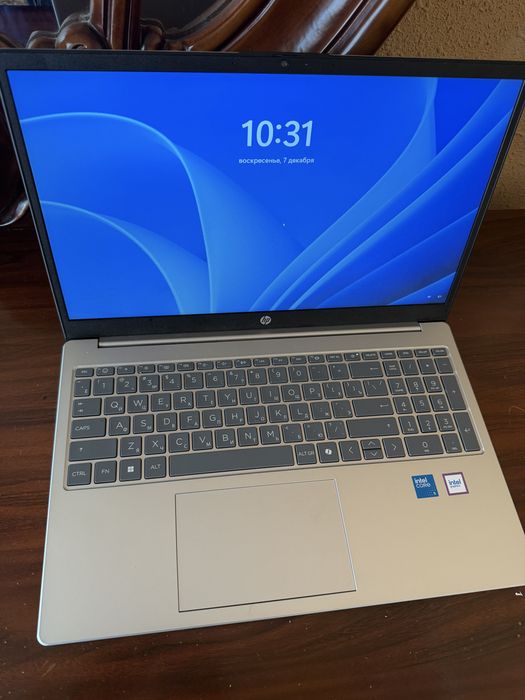 Hp 15 laptop новый