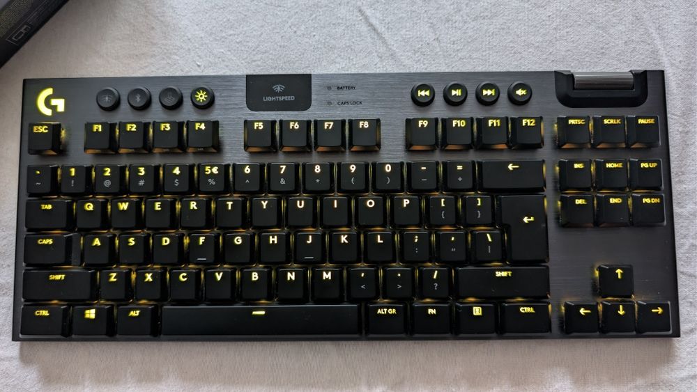 Logitech G915 TKL - Switch Liniar