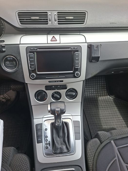 Vând Volkswagen Passat 2009