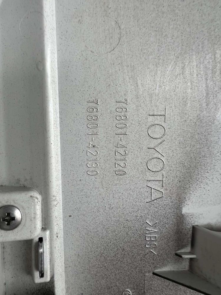 Лайстна за заден капак Toyota Rav 4