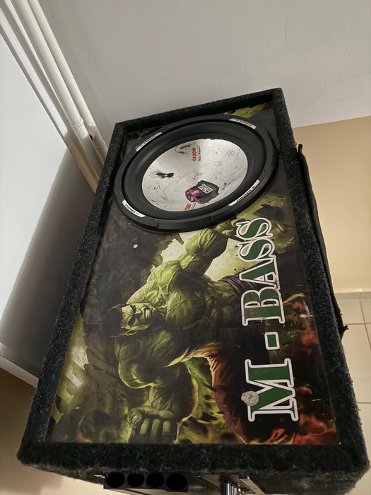 Продам сабуфер с коробом