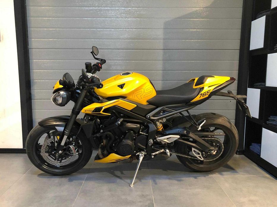 Motocicleta Triumph Street Triple 765 RS Second, model 2024