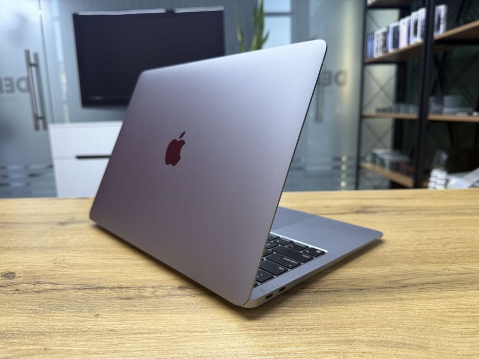 Macbook Air 13, M1 в рассрочку с первым взносым 209 у.е.