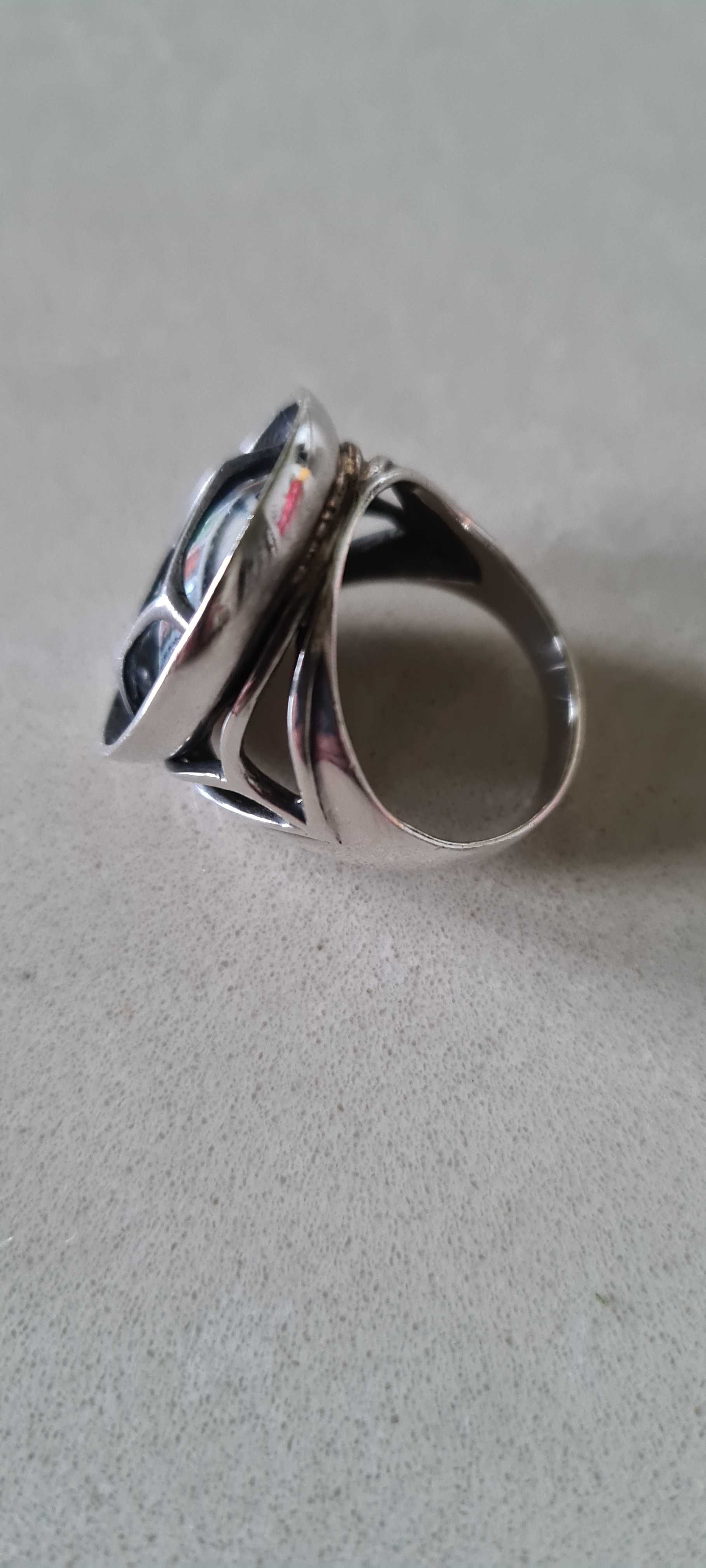 Сребърен дамски пръстен с керамика