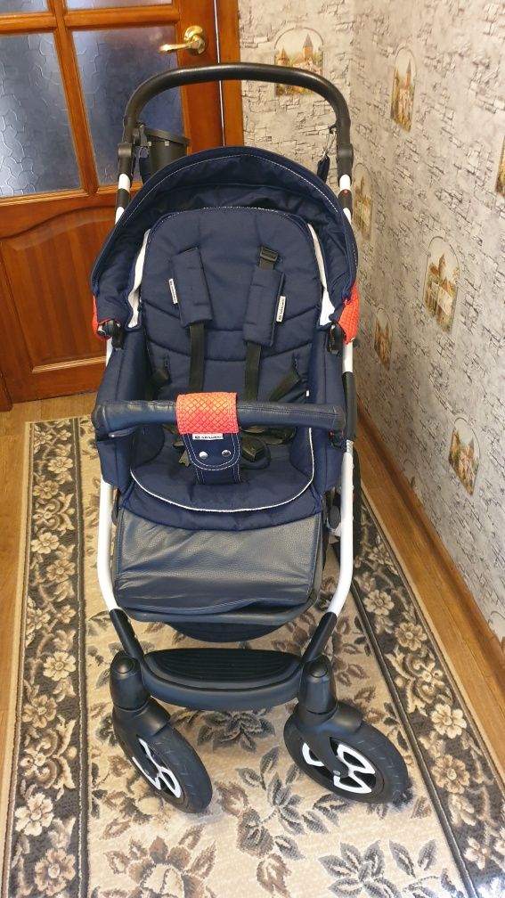 Продам коляску Adamex