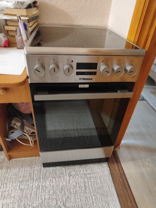 Продам кухонную плиту Hansa
