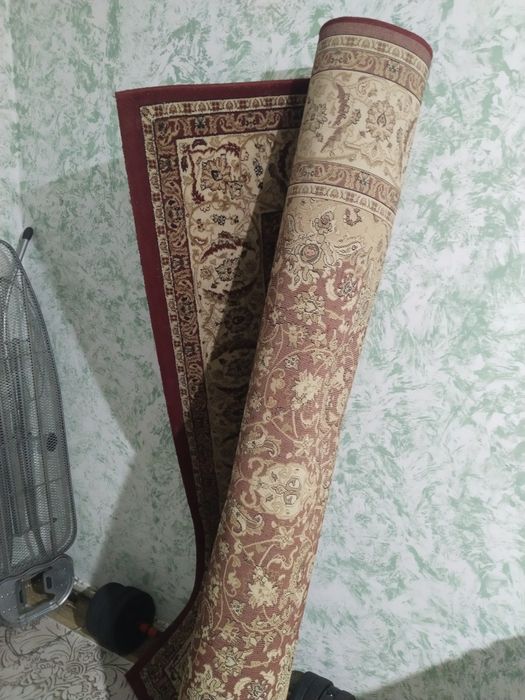 Продам ковёр б/у в хорошем состоянии