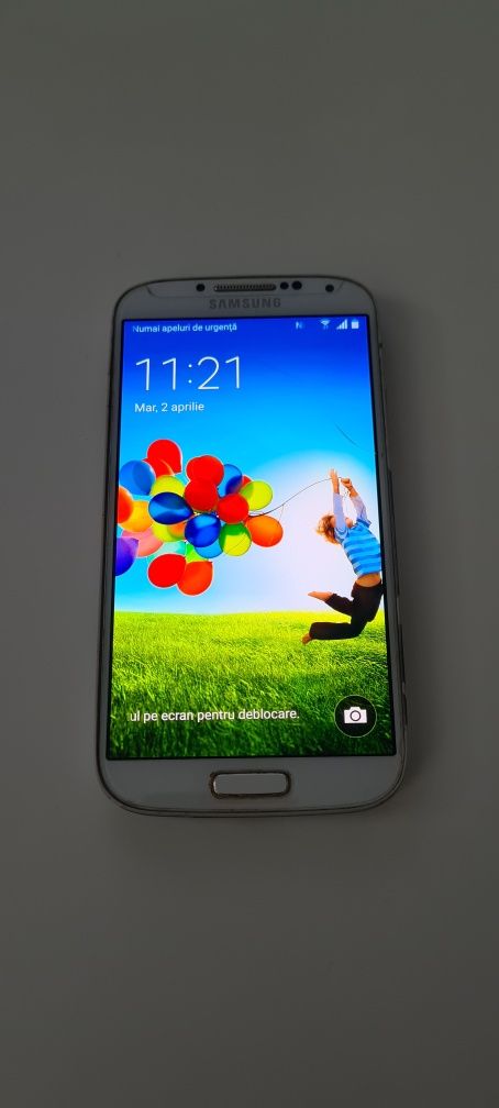 Samsung Galaxy S4, white, Super Amoled, Full HD, perfect functional.