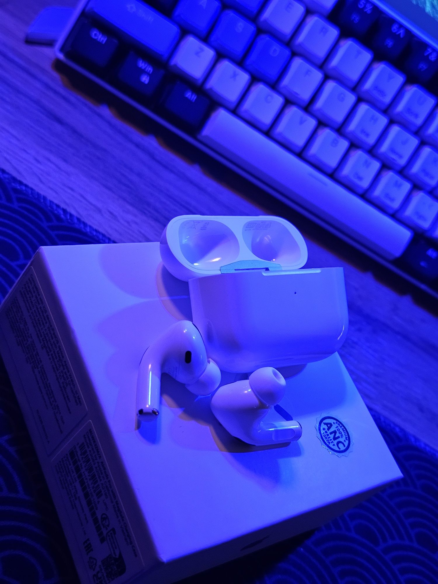 Продам AirPods Pro