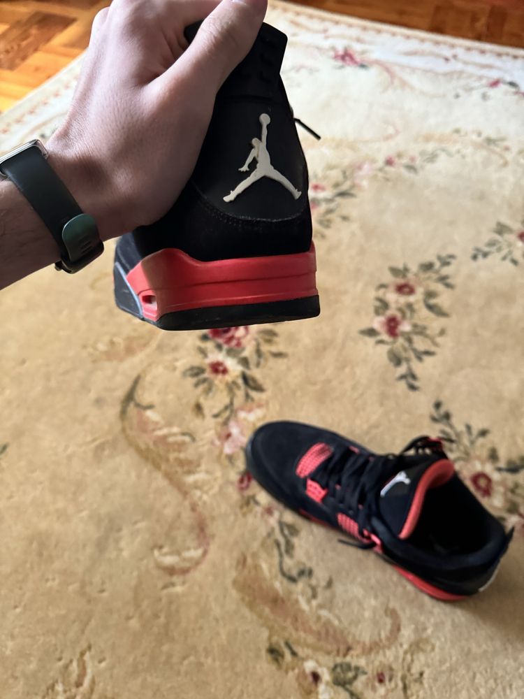 Jordan 4 red thunder