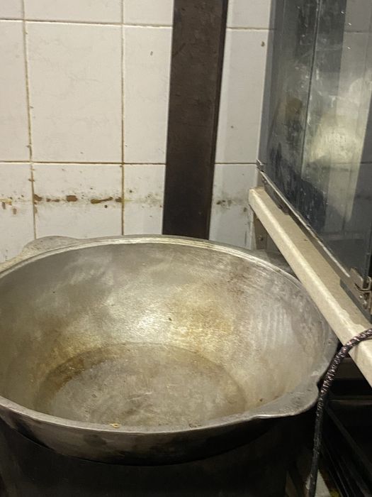 Пловқа арналған қазан, газ баллоны және ошақпен