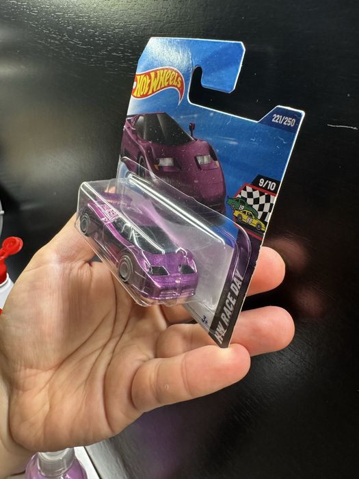Hot Wheels ‘94 BUGATTI EB110 SS