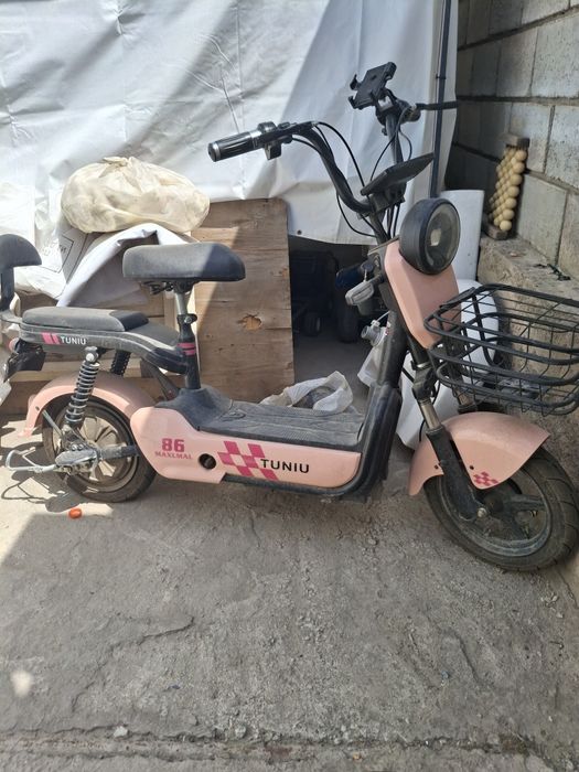 Электро велосипед в хорошем состоянии зарядное устройство