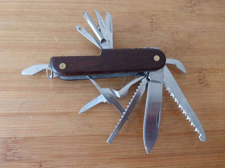 Джобно ножче 11 инструмента с дървена дръжка