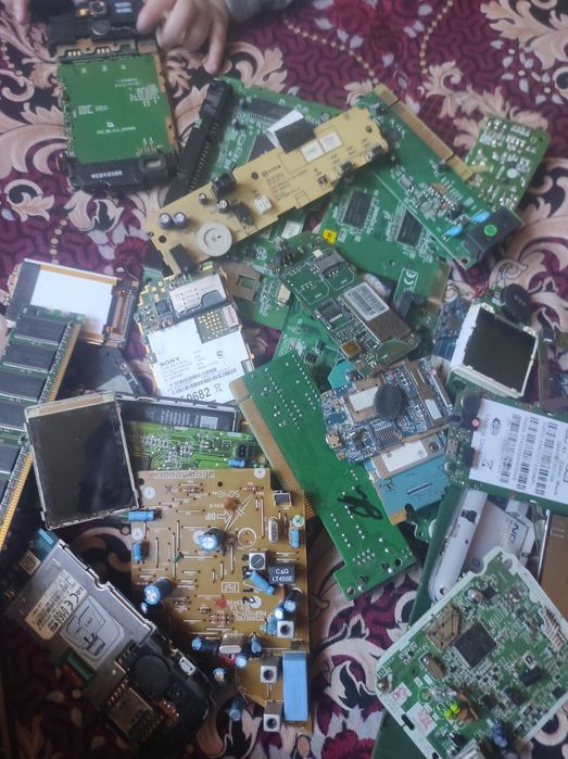 Запчасти на телефон