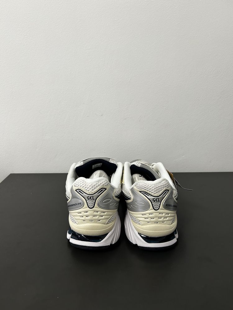 Asics Gel Kayano 14.     42,5.     Noi cu etichete