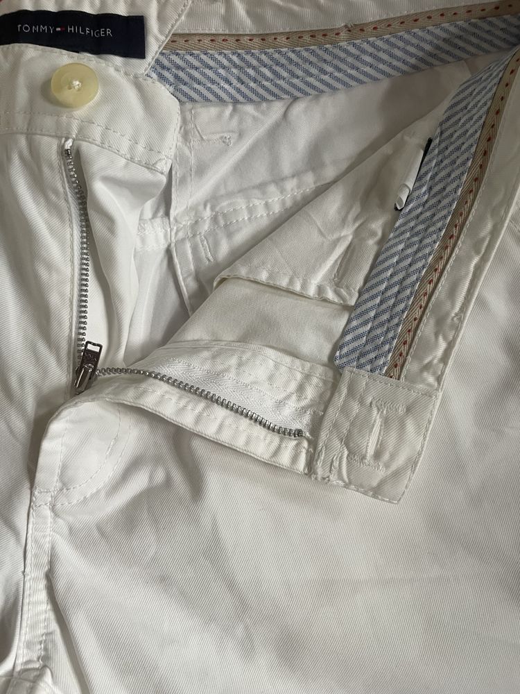 Pantaloni scurti barbati Tommy Hilfiger bumbac, masura M