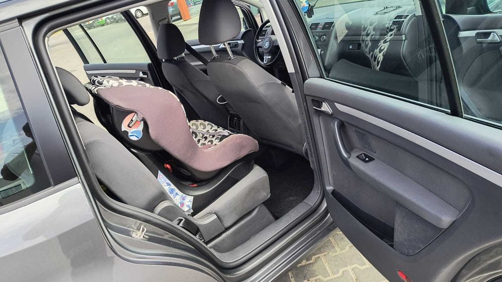 Volkswagen Touran 1,6tdi Blue montion