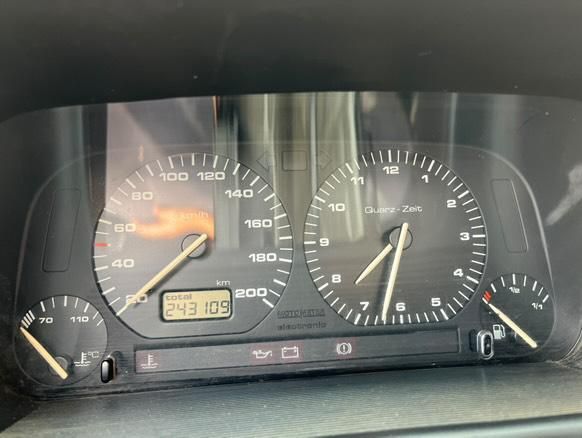 Продавам Golf mk3 1.4 бензин!

Оригинални джанти 13-ки с хубави зимни