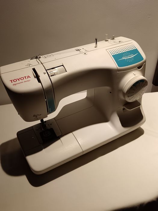 Mașină de cusut TOYOTA