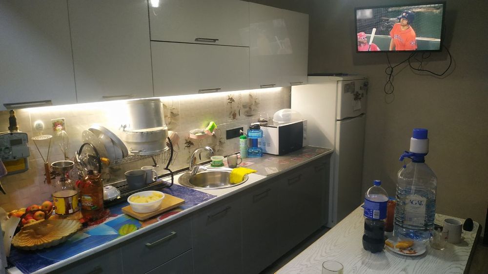 Продам 4 комнатную,Метро Ойбек, Гранд Мир отель,