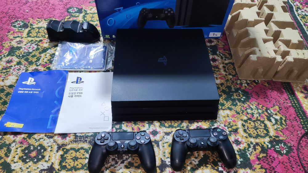 PS4 Pro 1TB Yangi !