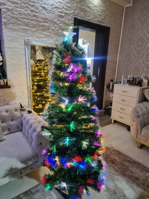 Brad artificial superb cu inserții lumini