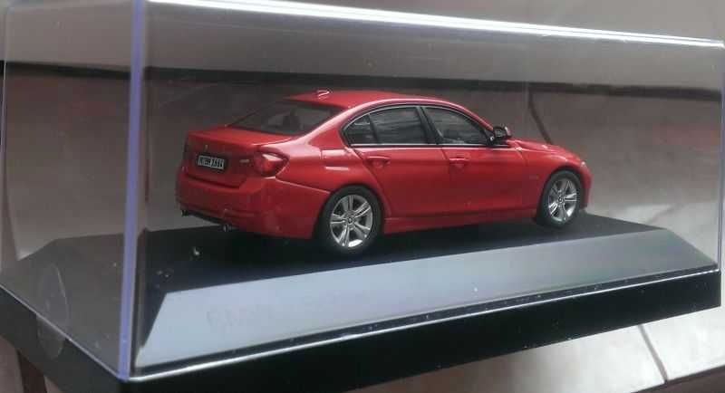 Macheta BMW 3 series (F30) facelift 2015 - Jadi 1/43 noua