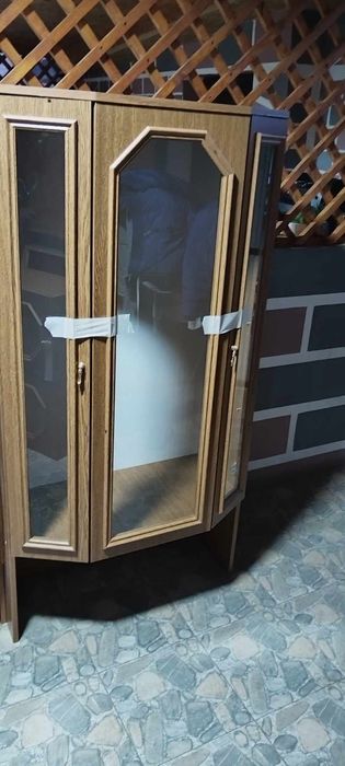 Mobila de vânzare plus o masa mare de 10 persoane calitate foarte bună