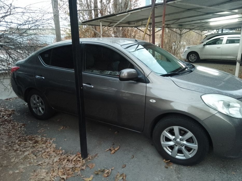 Продаётся Nissan Sunny в отличном состоянии 2013 года АКПП