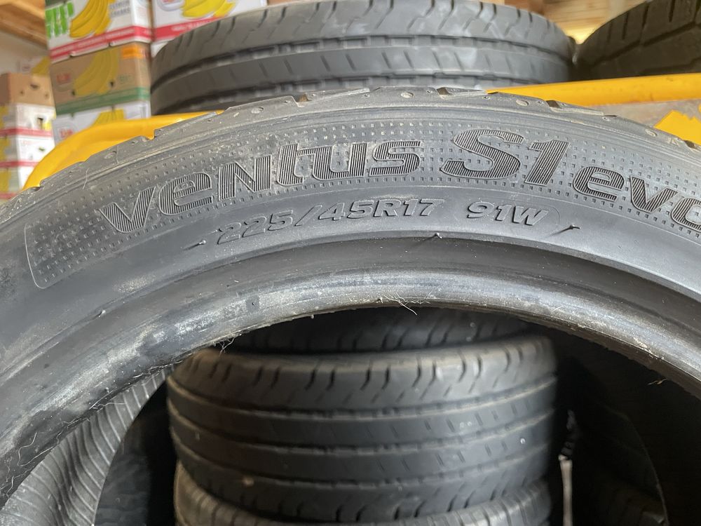 HANKOOK 225/45/17, 2бр, 6мм, DOT 2019, отлична цена