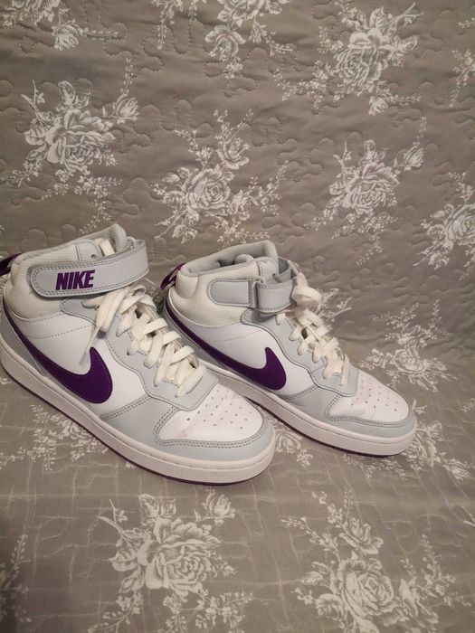 Маратонки, Кецове Nike