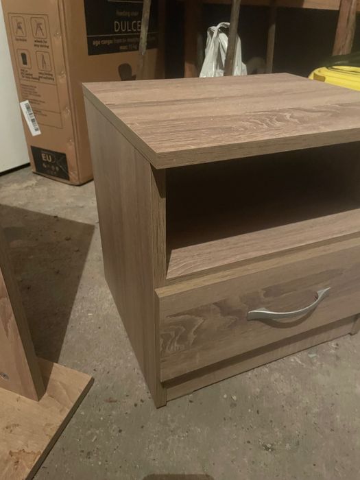 стилно нощно  шкафче