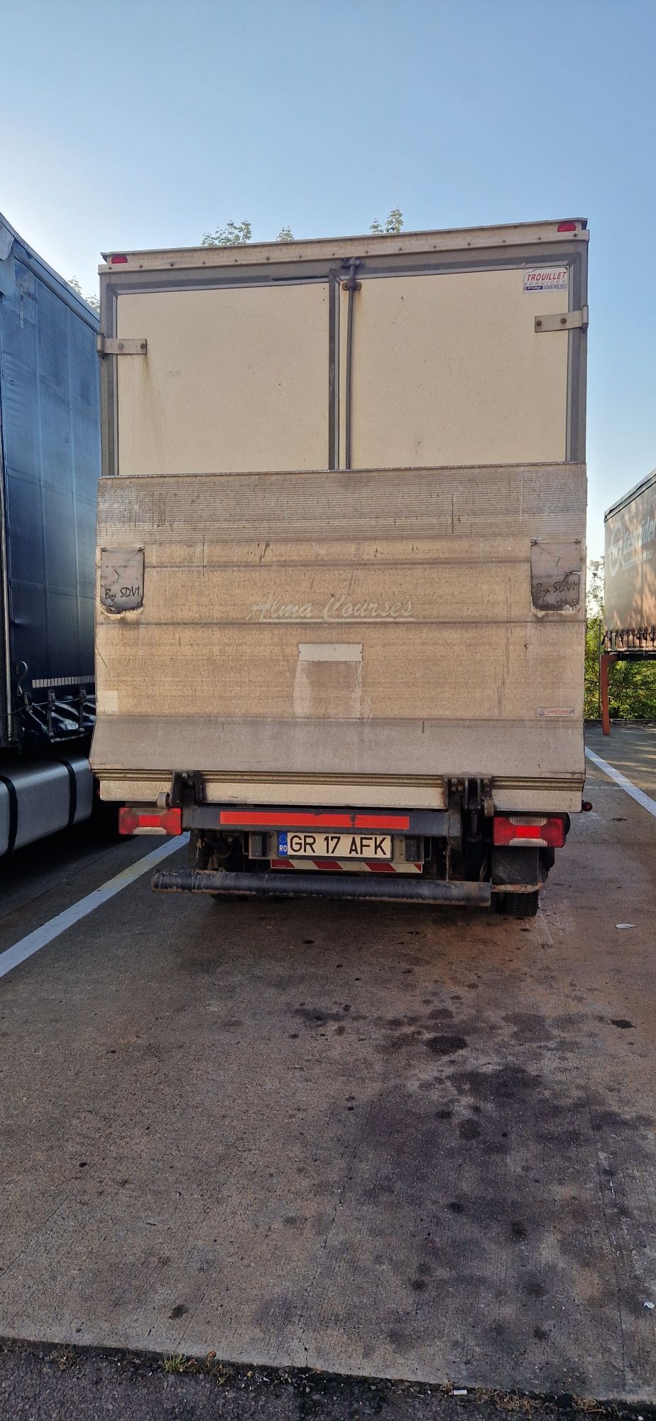 Ofer spre vanzare 3 iveco daily