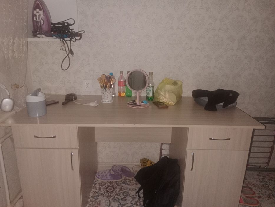 Продается письменный стол