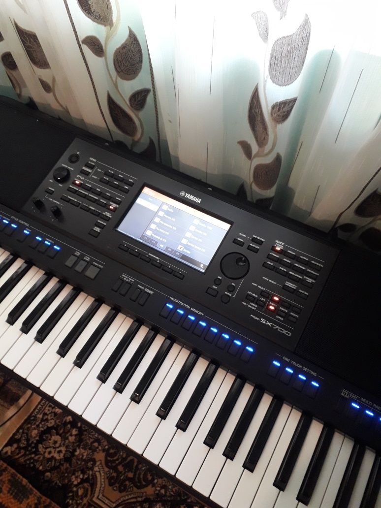 Vand Orga Yamaha psrsx700