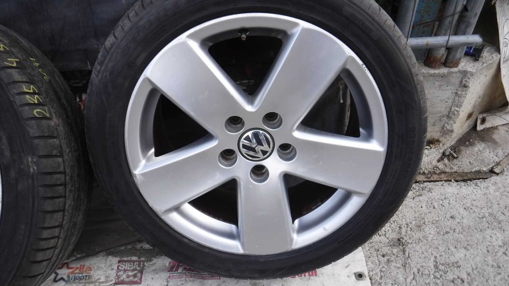 Jante Passaat B6 CC  235 45 17 vara Bridgestone Potenza