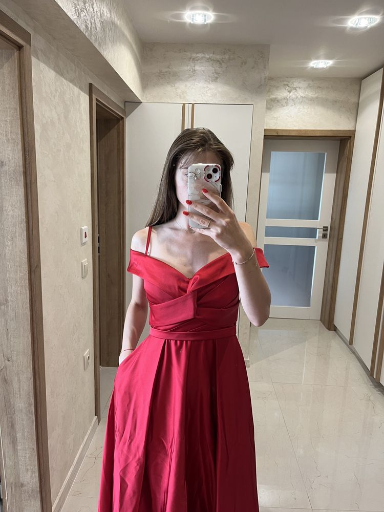 Официална рокля с цепка