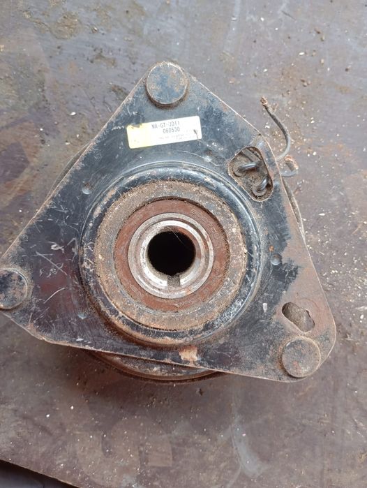 Ambreaj electric tractoras