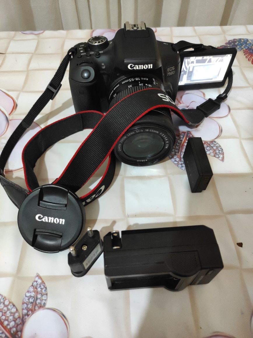 Фотоаппарат Canon 750 D