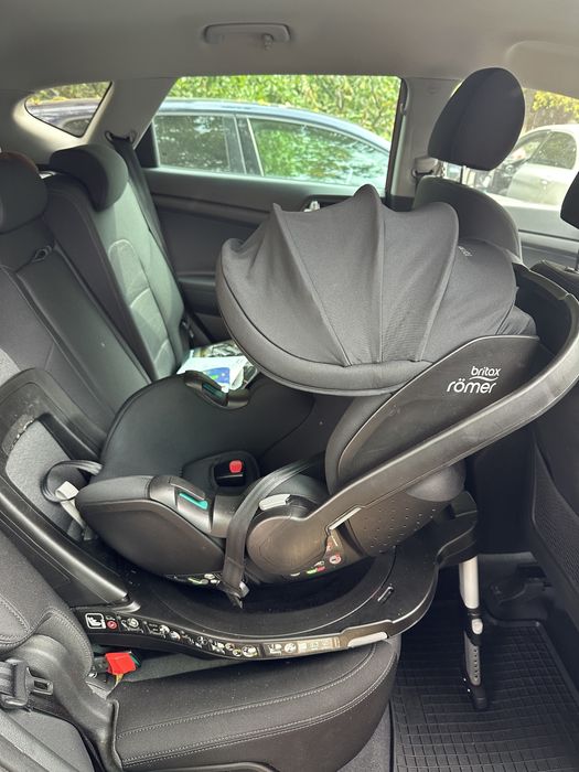 Scoica auto + Baza Isofix Britax Romer