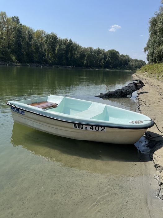 Barcă 2,5m și motor