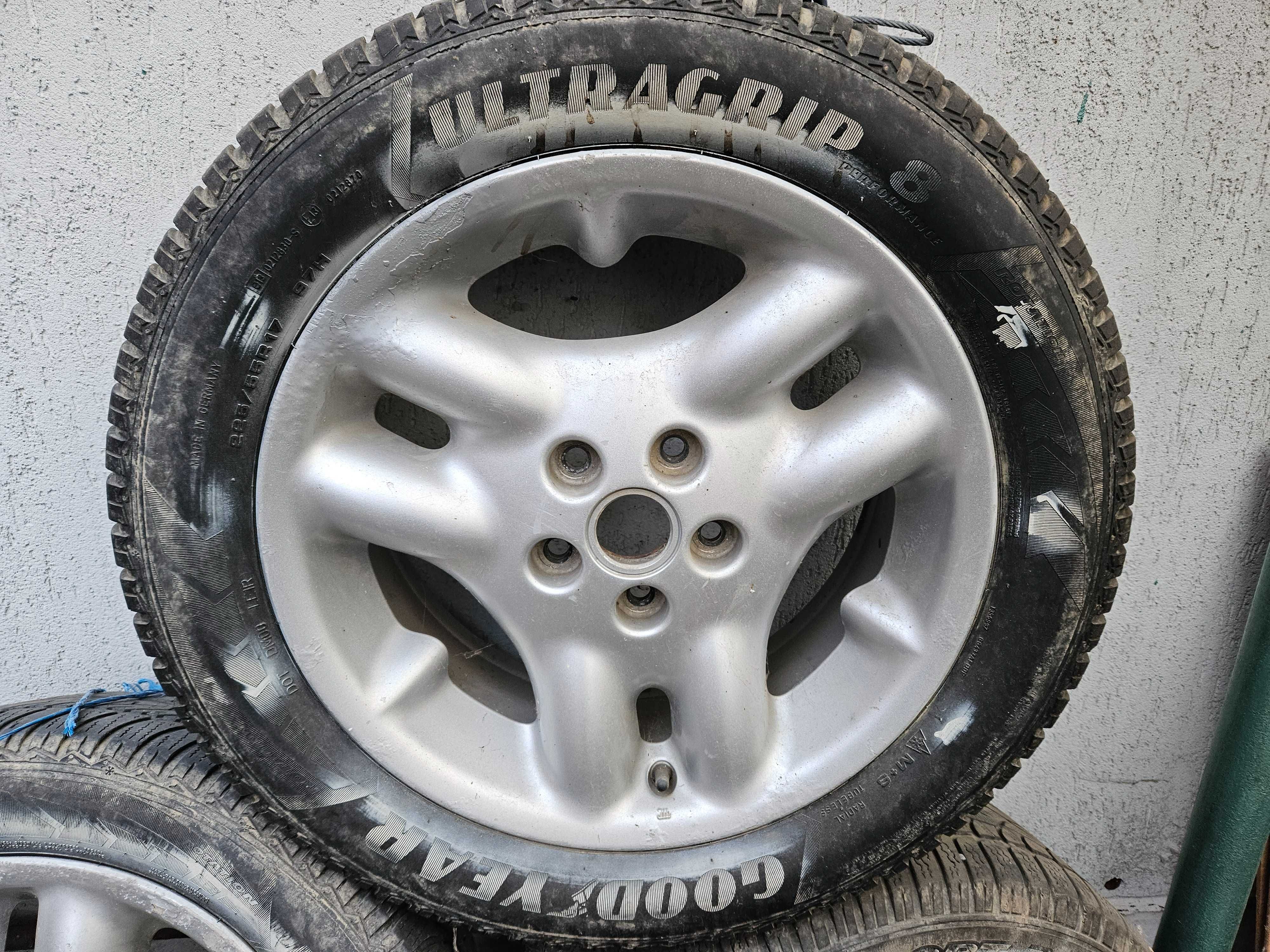 Vand 4 jenti + cauciucuri Land Rover 225/55R17