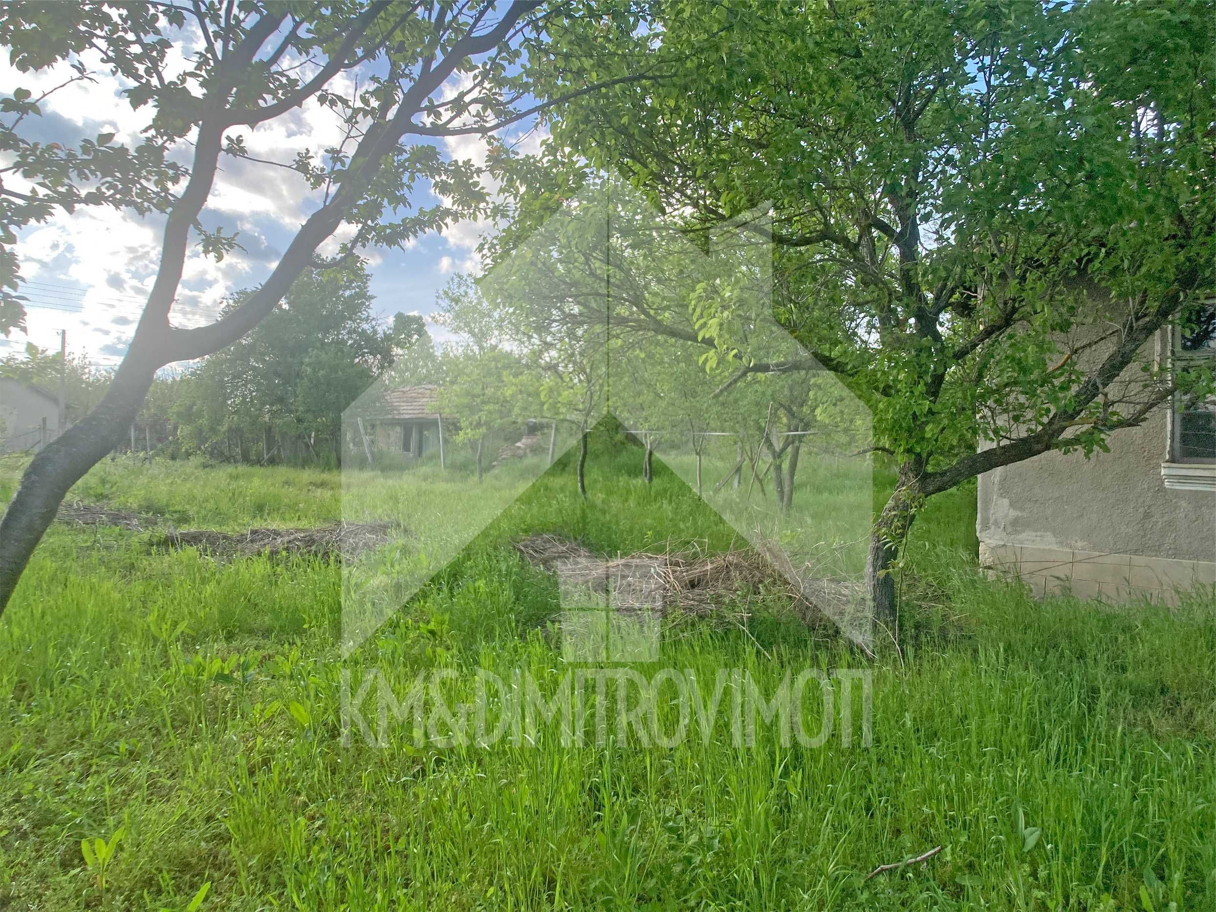 ПРОДАВА парцел 710 м2. с ТОК и ВОДА в с. Стан  (общ. Нови пазар). ТОП!