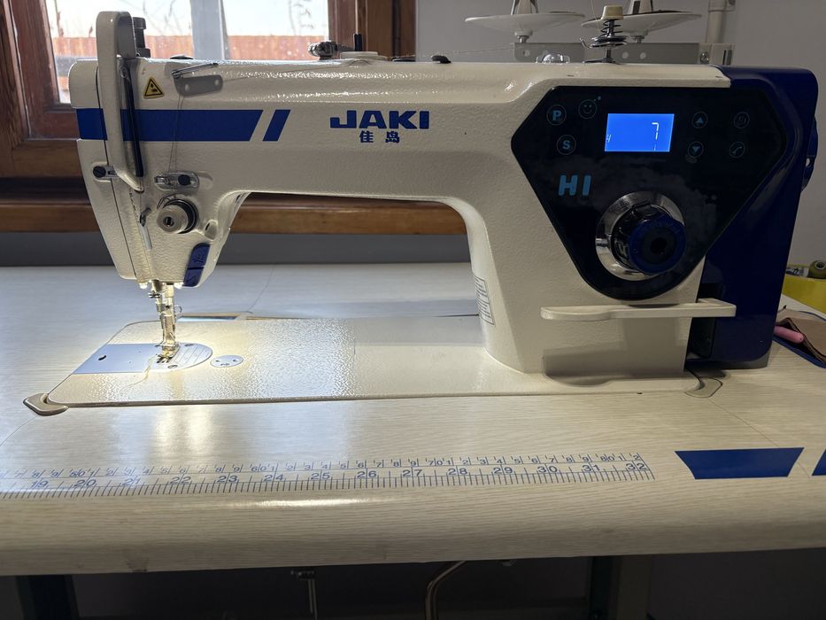 Промышленая  швейная машинка  продам