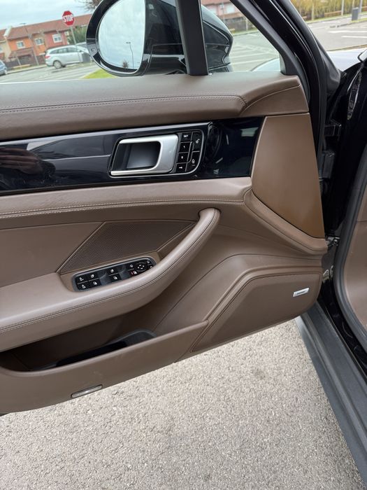 Porsche Panamera 4S