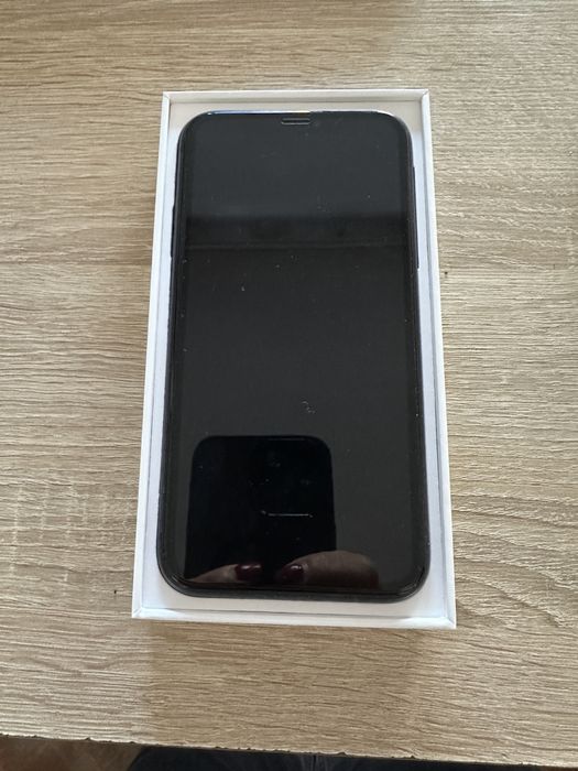 Iphone 11 , 64 giga