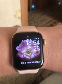 Смарт-часы Apple Watch S4 Sport 40mm Gold Al/Pink Sand Sport Band