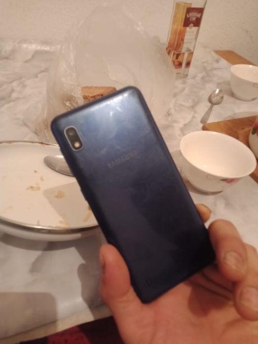 Самсунг а10 в хорошем состояний