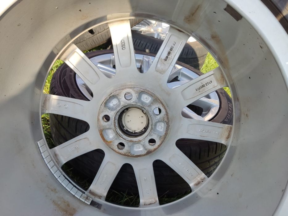 Vând jante originale Audi  second hand 5x112 J8 ET47 + cauciucuri